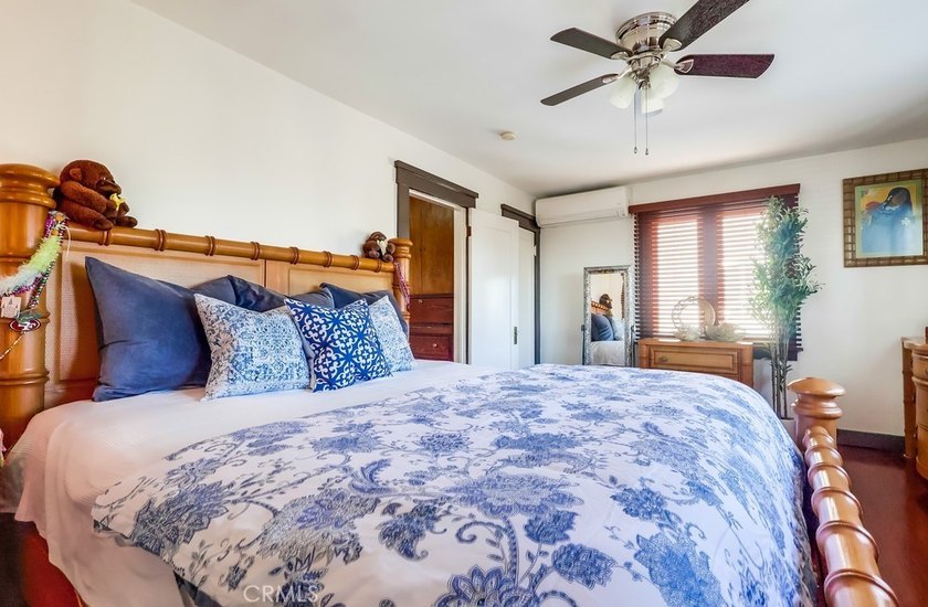 Located in the heart of Retro Row within the highly sought-after - photo 38