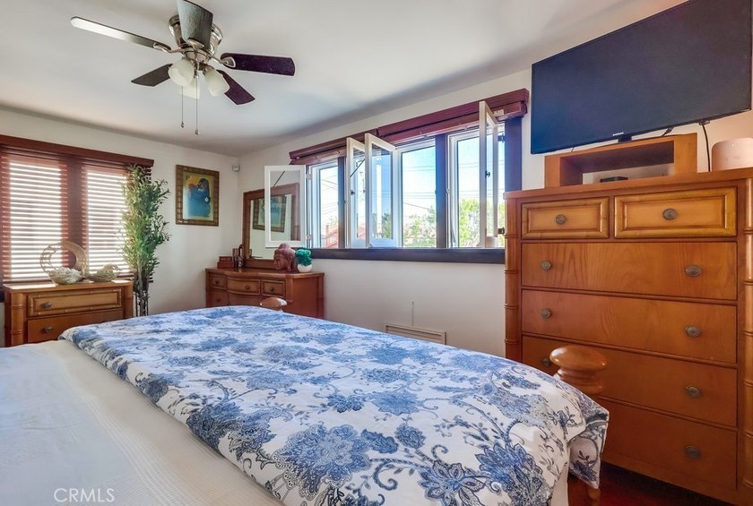 Located in the heart of Retro Row within the highly sought-after - photo 39
