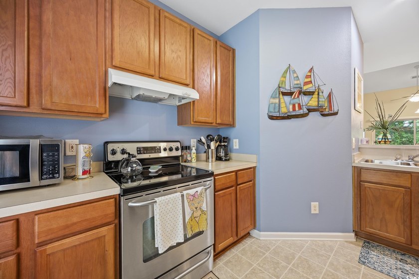 Beautifully maintained unit and has been the 2nd home of owner - photo 12
