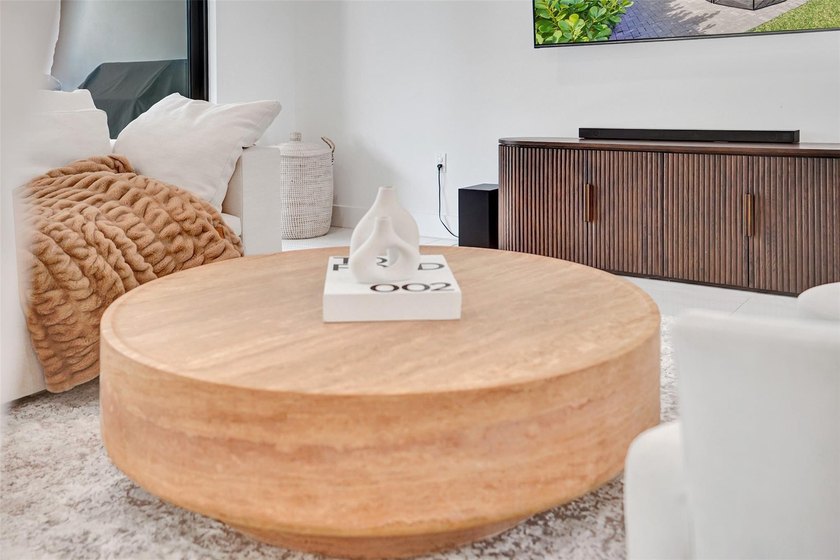 Honolulu model home where modern design meets everyday comfort - photo 14