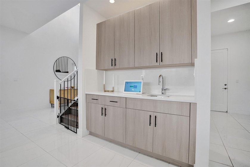 Honolulu model home where modern design meets everyday comfort - photo 15