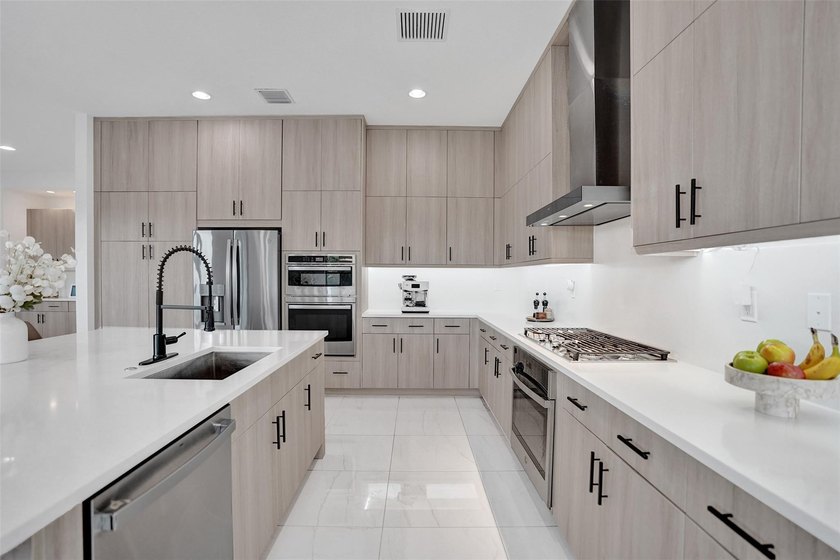Honolulu model home where modern design meets everyday comfort - photo 23