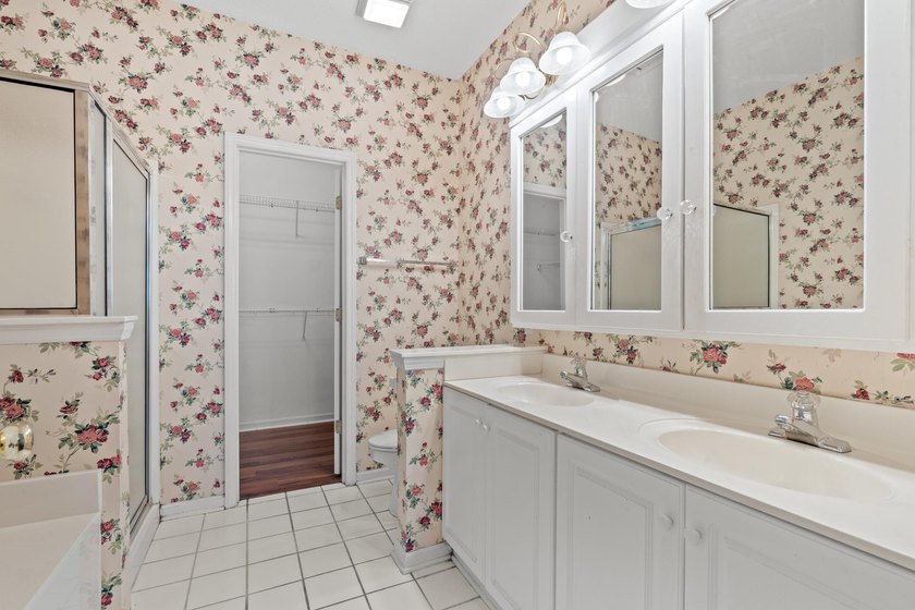Welcome to Yacht Club at Lightkeepers Village! This spacious - photo 25