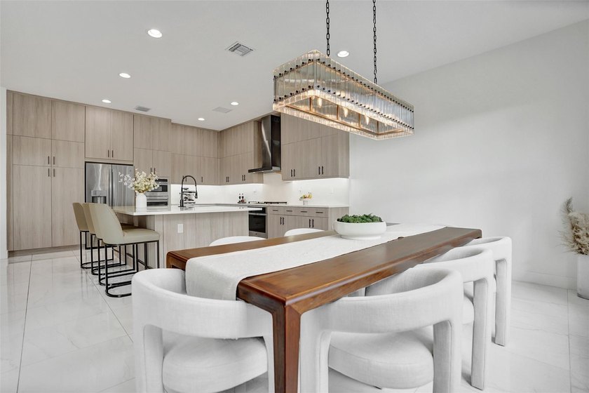 Honolulu model home where modern design meets everyday comfort - photo 30