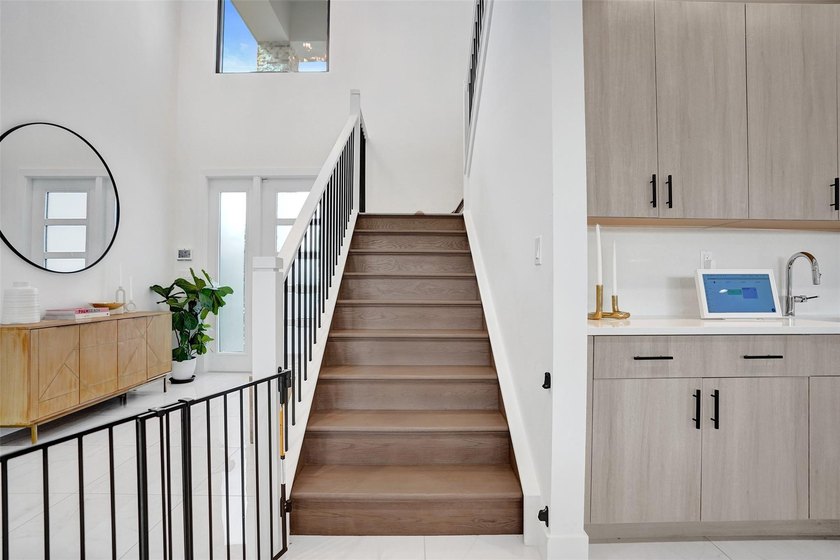 Honolulu model home where modern design meets everyday comfort - photo 35