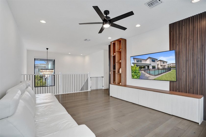 Honolulu model home where modern design meets everyday comfort - photo 39