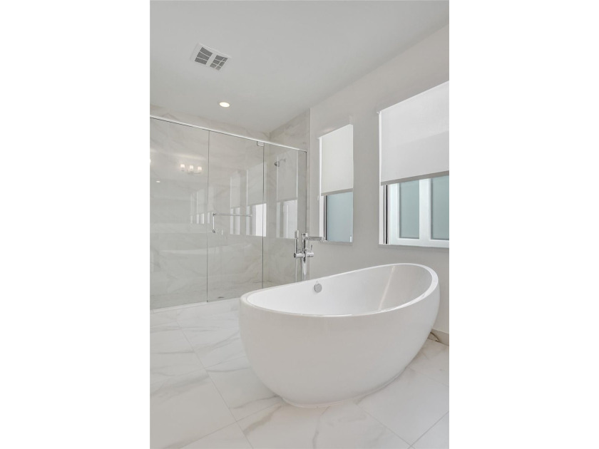 Honolulu model home where modern design meets everyday comfort - photo 47