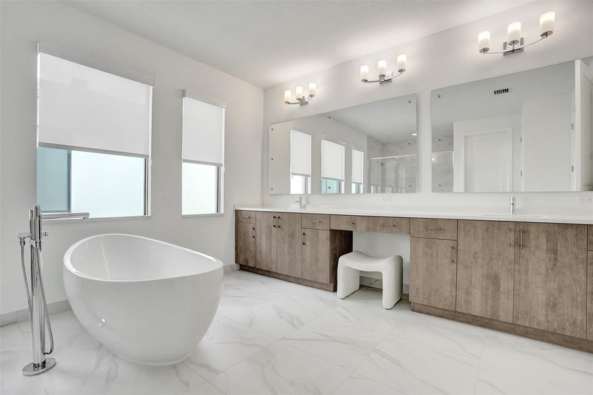 Honolulu model home where modern design meets everyday comfort - photo 49