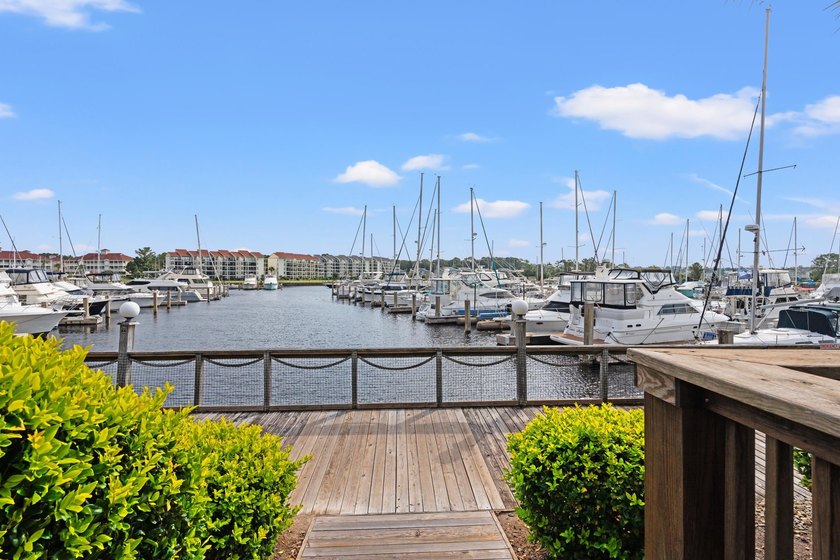 Welcome to Yacht Club at Lightkeepers Village! This spacious - photo 53