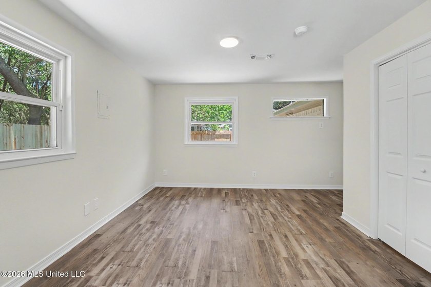 Welcome home to this stunning, fully remodeled residence that - photo 11