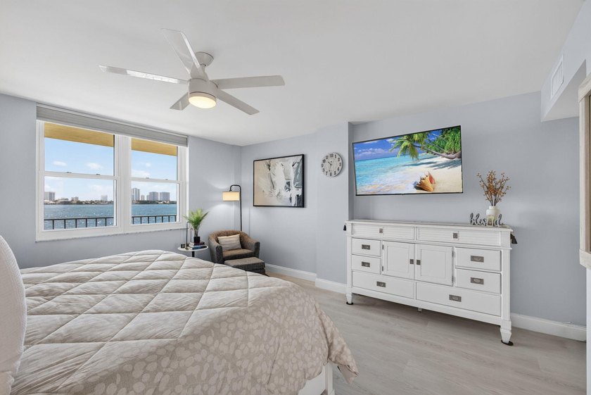 Experience exceptional waterfront living in this beautifully - photo 19