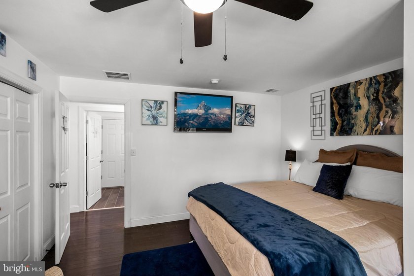 Waterfront 4-bedroom, 3.5-bathroom home in the Martins Beach - photo 23