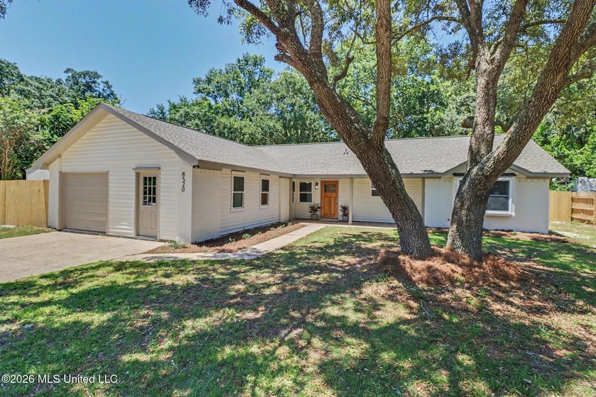 Welcome home to this stunning, fully remodeled residence that - photo 28