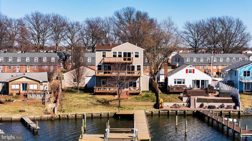 Live authentically. Summer is calling, and your boat wants its - photo 35