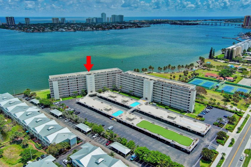 Experience exceptional waterfront living in this beautifully - photo 44