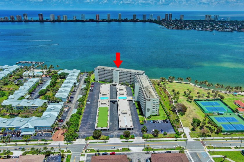 Experience exceptional waterfront living in this beautifully - photo 45