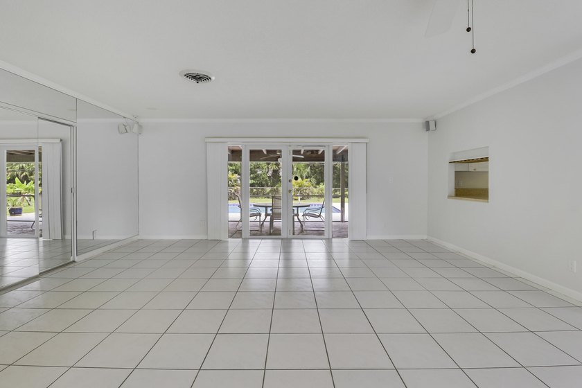 Don't miss this sprawling 3-bedroom, 2-bath CBS home, newly - photo 8