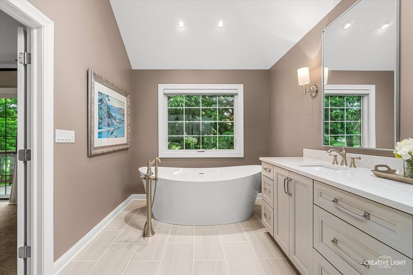 THIS ONE JUST FEELS RIGHT! Warm, welcoming, and beautifully - photo 19