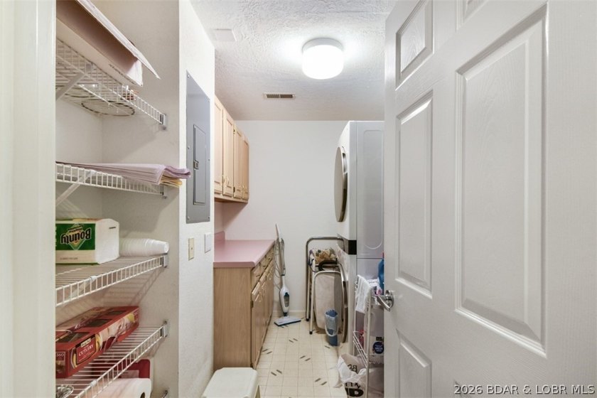 Enjoy the privacy and comfort of a home without the maintenance - photo 21