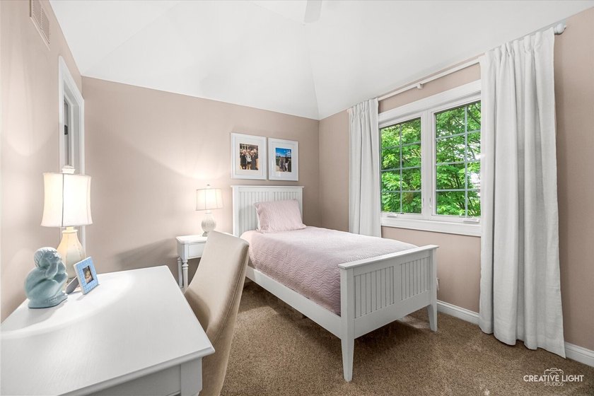 THIS ONE JUST FEELS RIGHT! Warm, welcoming, and beautifully - photo 24