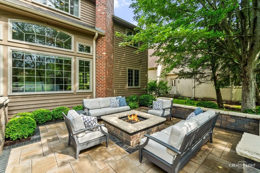 THIS ONE JUST FEELS RIGHT! Warm, welcoming, and beautifully - photo 37