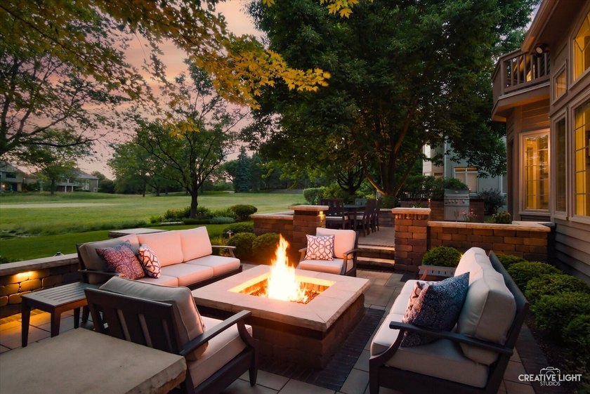 THIS ONE JUST FEELS RIGHT! Warm, welcoming, and beautifully - photo 41