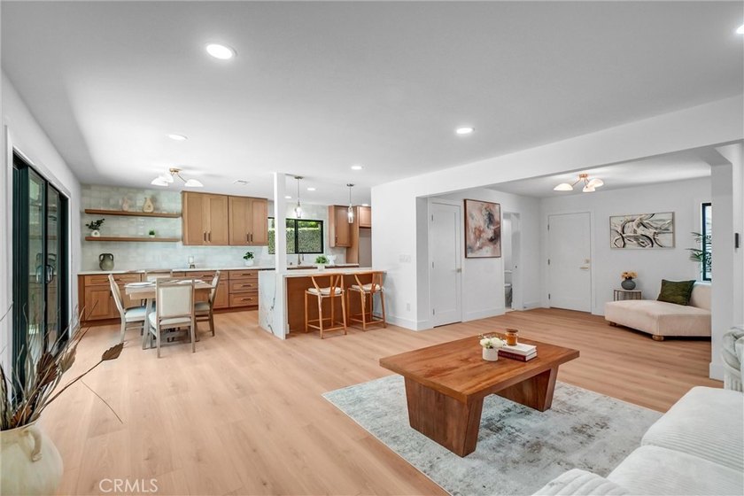 Welcome to this beautifully remodeled turnkey single-story home - photo 13