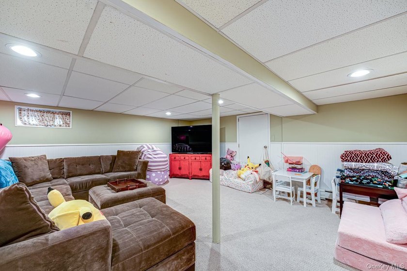 Oozing with charm this meticulously maintained brick Tudor is a - photo 21