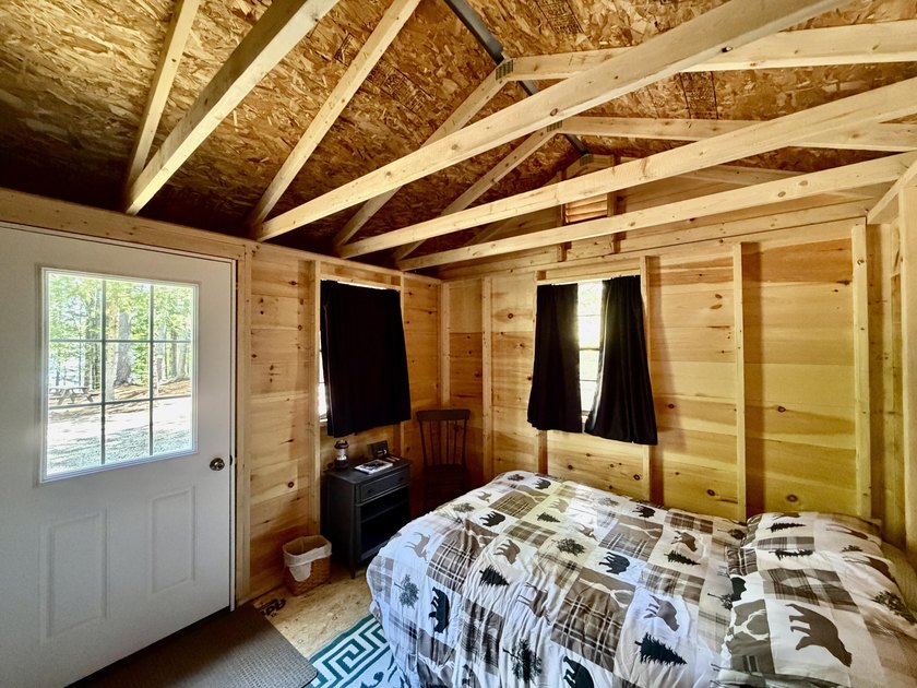 Escape to the peace and quiet of Upper Pond with this charming - photo 15