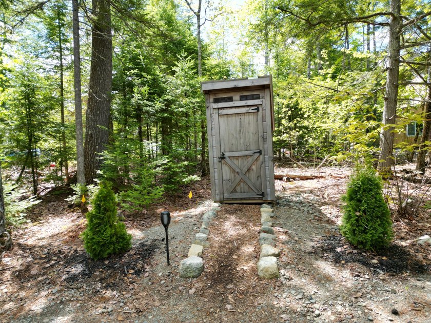 Escape to the peace and quiet of Upper Pond with this charming - photo 23