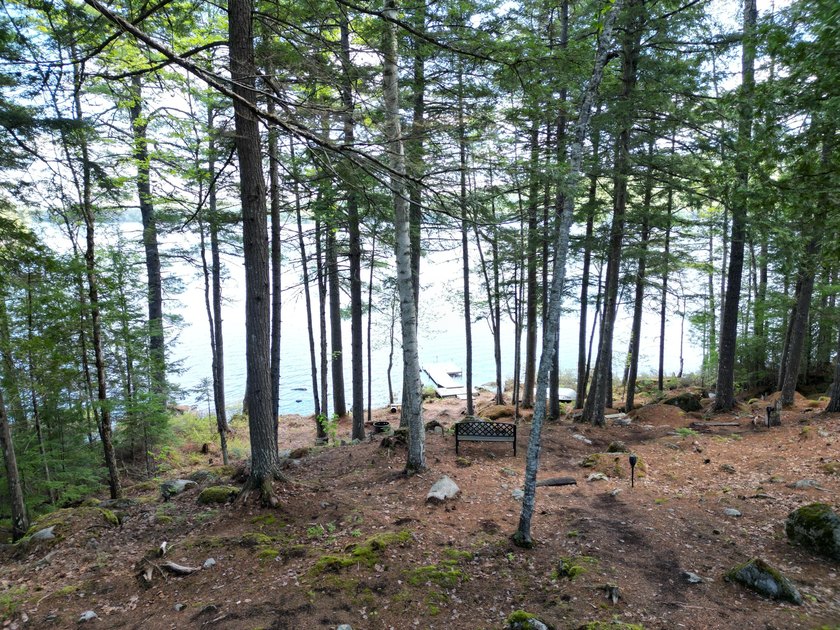 Escape to the peace and quiet of Upper Pond with this charming - photo 27