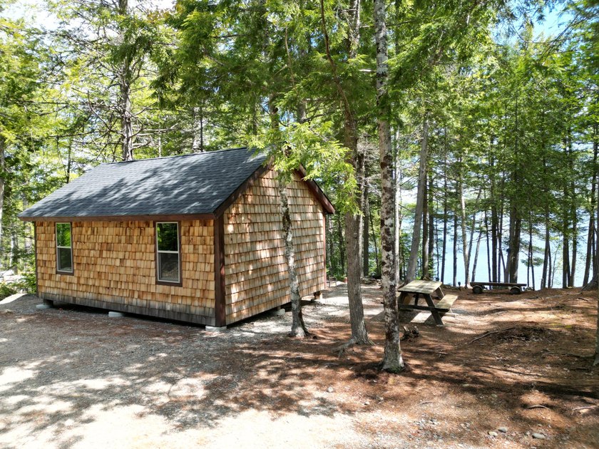 Escape to the peace and quiet of Upper Pond with this charming - photo 33
