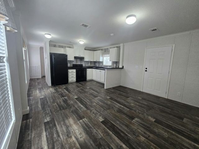 Own your own home in a quiet, well-maintained neighborhood! This - photo 3
