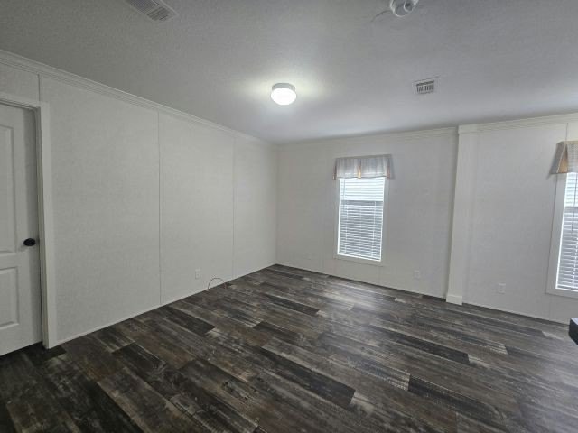 Own your own home in a quiet, well-maintained neighborhood! This - photo 4