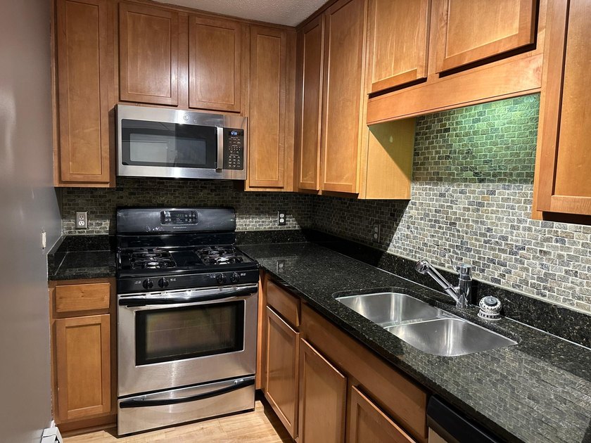 Ideally located in the desirable ECCO neighborhood at the quiet - photo 6