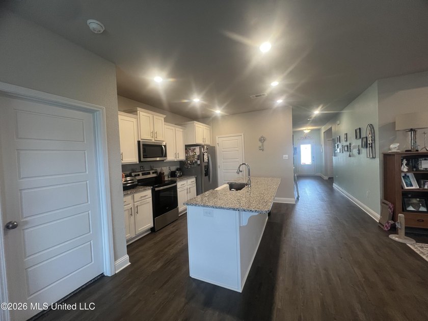 Just listed, Move in ready home in 'The Highlands' Why buy new - photo 11