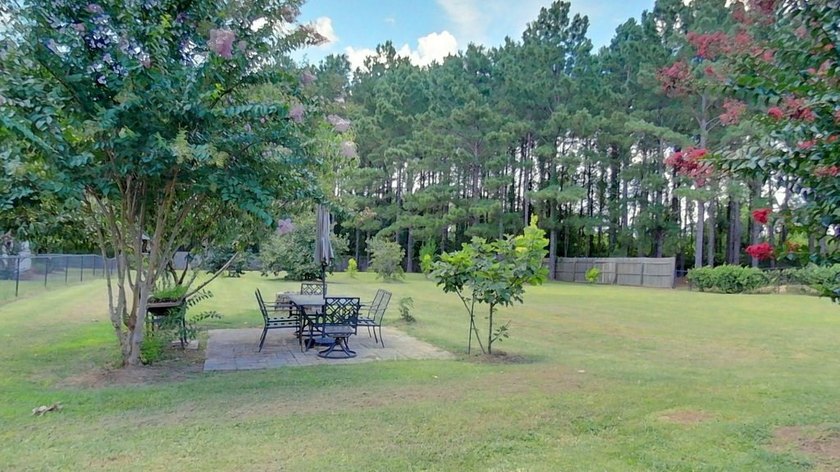 Welcome to 107 Andee Way in desirable Sweetbrier Lake! This - photo 15