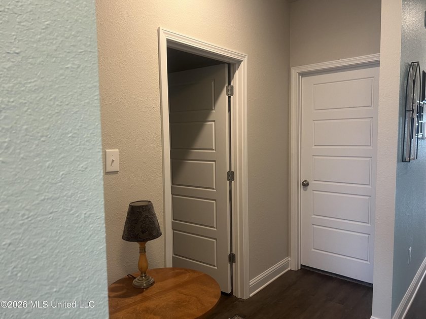 Just listed, Move in ready home in 'The Highlands' Why buy new - photo 17