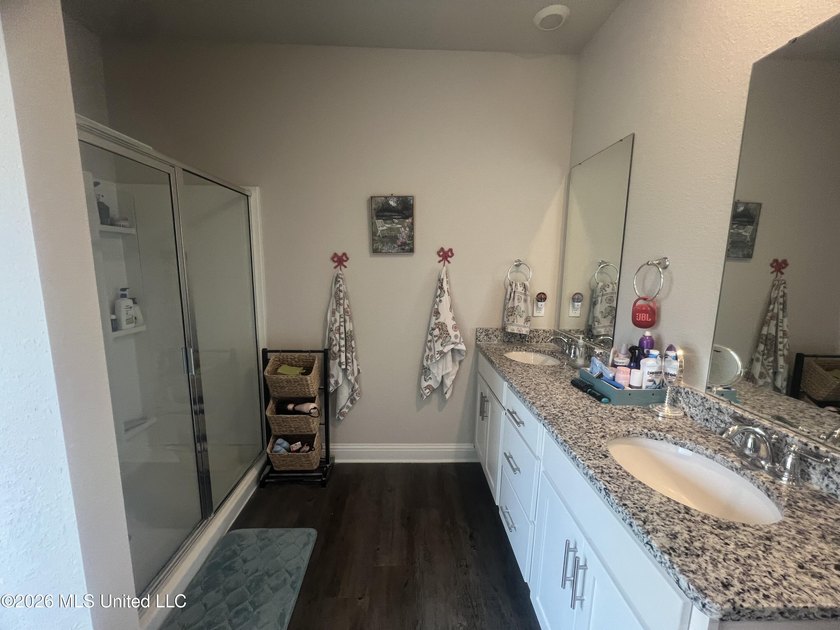 Just listed, Move in ready home in 'The Highlands' Why buy new - photo 20