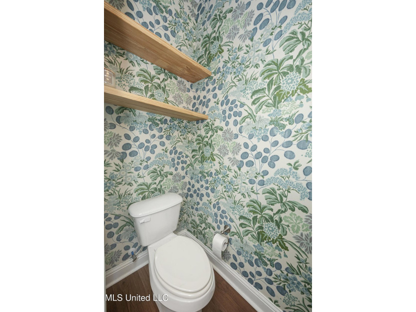 Located within the Ocean Springs Golf Cart District, this - photo 31