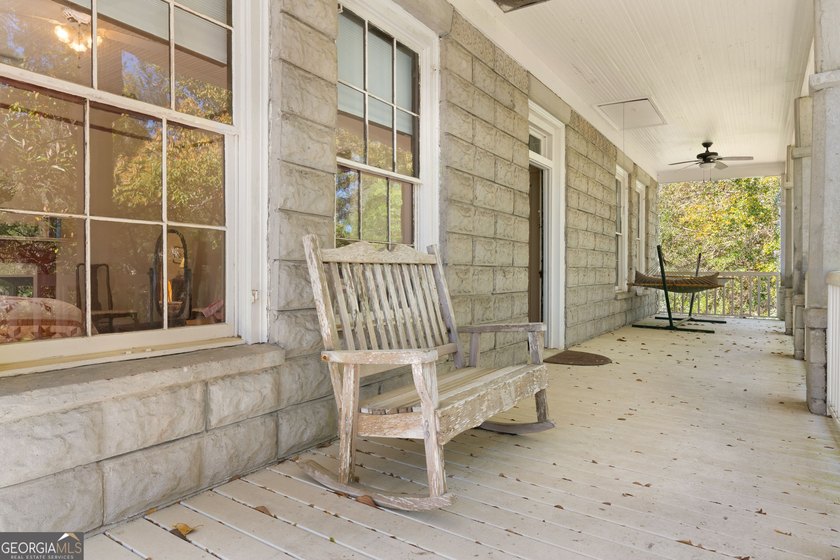 PURCHASE THIS LOVELY HOME FURNISHED OR UNFURNISHED IF YOU - photo 38