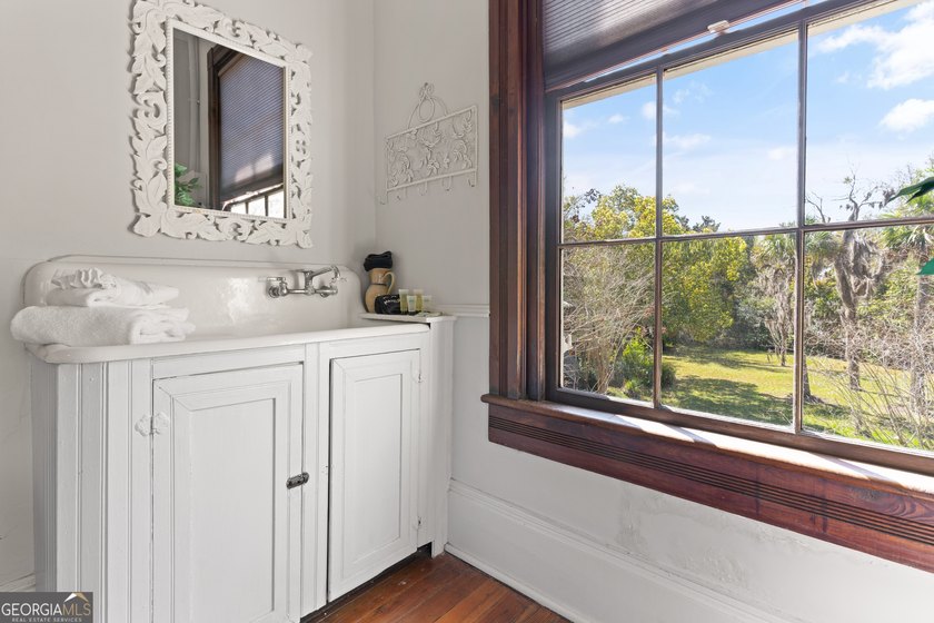 PURCHASE THIS LOVELY HOME FURNISHED OR UNFURNISHED IF YOU - photo 49