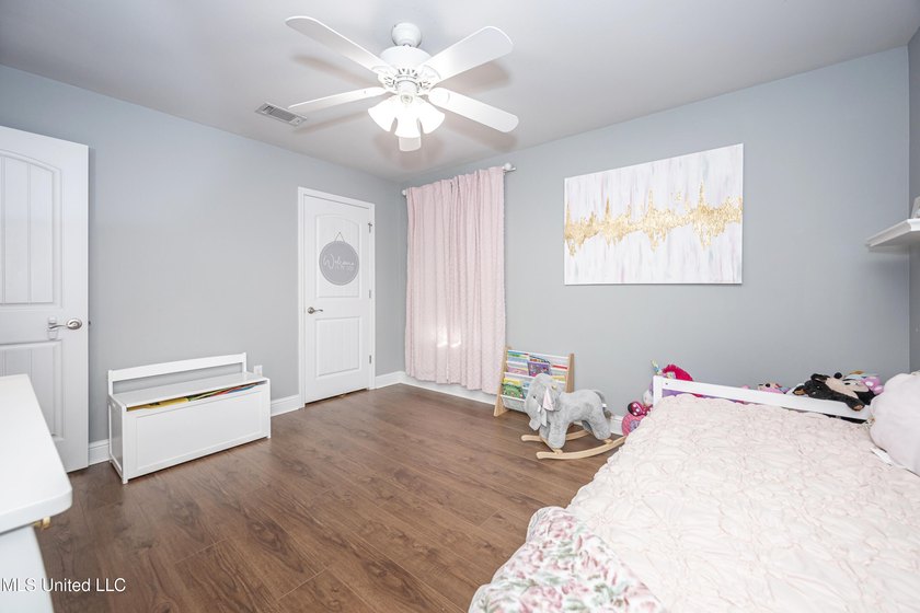 Located within the Ocean Springs Golf Cart District, this - photo 52