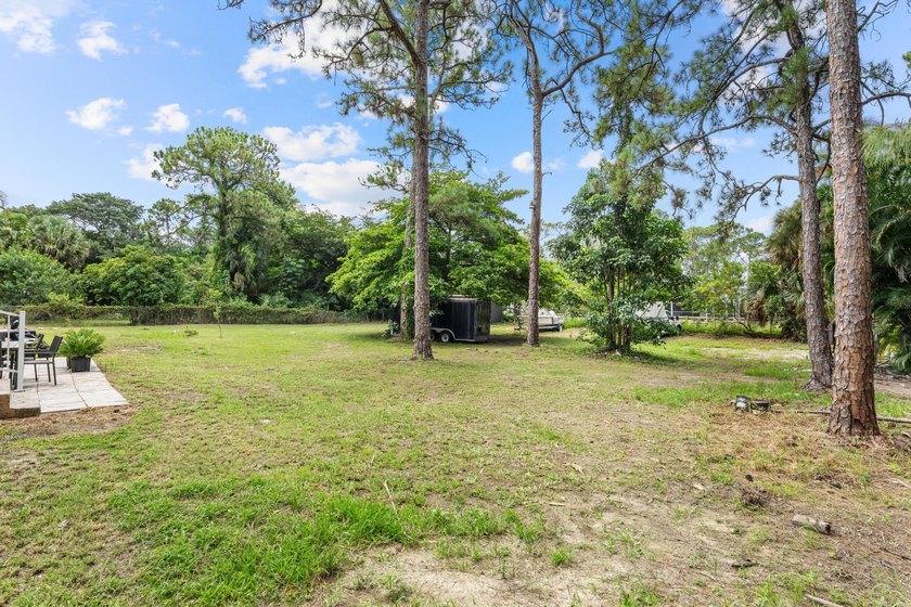 This beautifully remodeled 3-bedroom, 2-bathroom home offers - photo 30