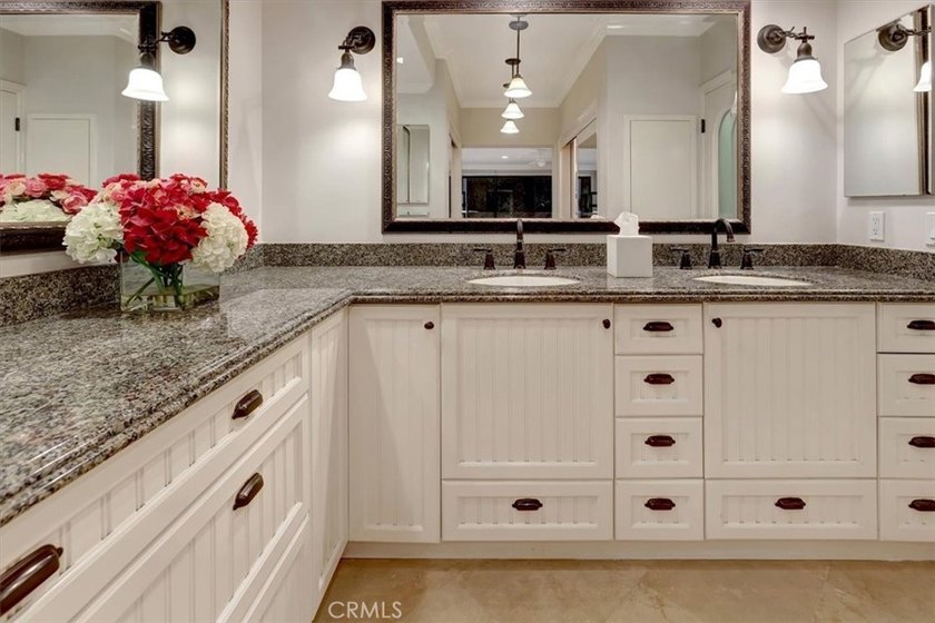Exceptional Coastal Sanctuary! Unparalleled serenity awaits the - photo 31