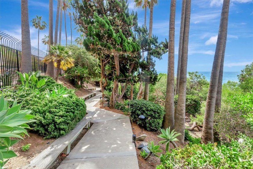 Exceptional Coastal Sanctuary! Unparalleled serenity awaits the - photo 42
