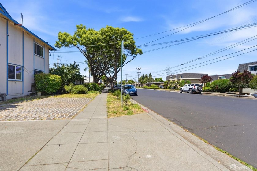 Exceptional investment opportunity in the heart of Hayward! This - photo 3