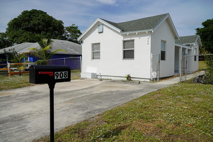 WELCOME TO A GREAT SINGLE FAMILY HOME WITH 2 BEDROOMS AND 1 BATH - photo 6