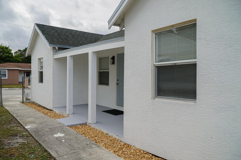 WELCOME TO A GREAT SINGLE FAMILY HOME WITH 2 BEDROOMS AND 1 BATH - photo 8
