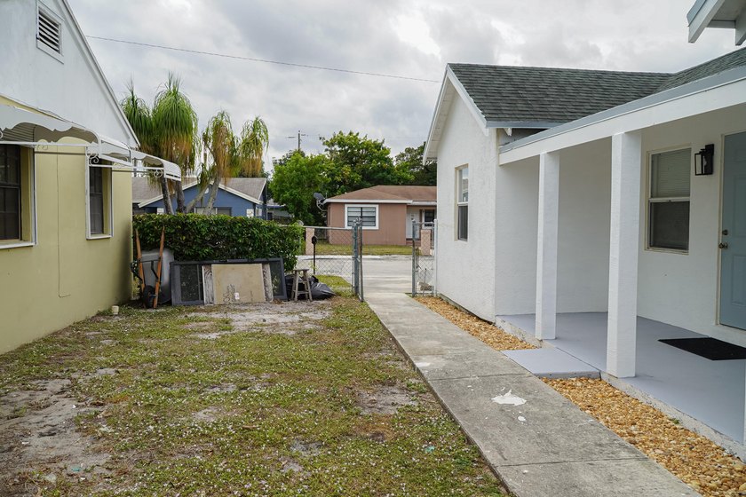 WELCOME TO A GREAT SINGLE FAMILY HOME WITH 2 BEDROOMS AND 1 BATH - photo 10